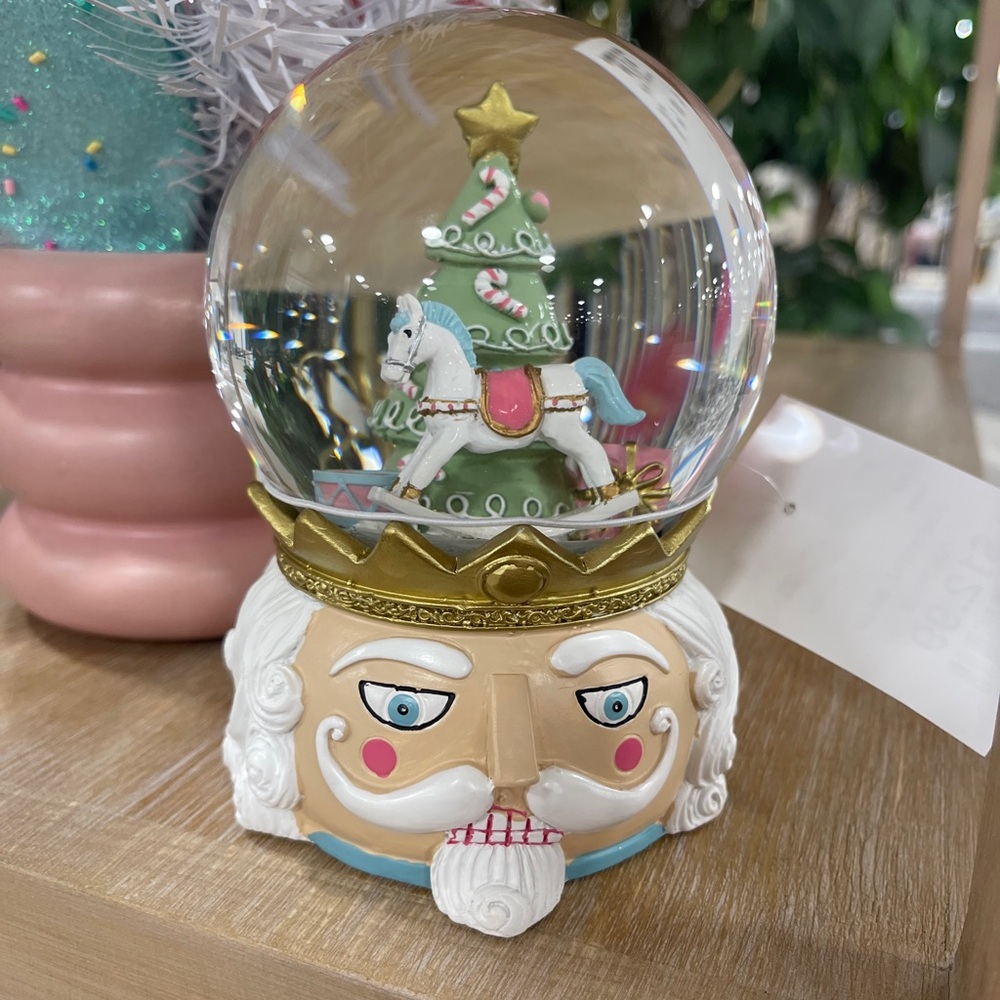 Pink Christmas Nutcracker Christmas Tree Snowglobe Martha Stewart NWT 🩷🎄 - Picture 4 of 6